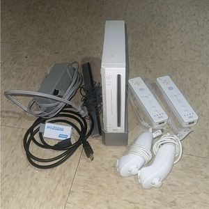 Nintendo Wii Console Including 2 Remotes, 2 Nunchucks, HDMI Cable + Adapter
